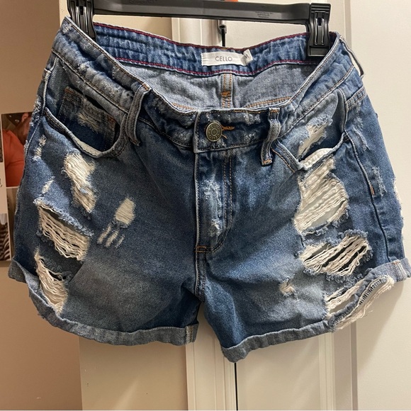 MEDIUM Cello Jean shorts - Picture 1 of 3